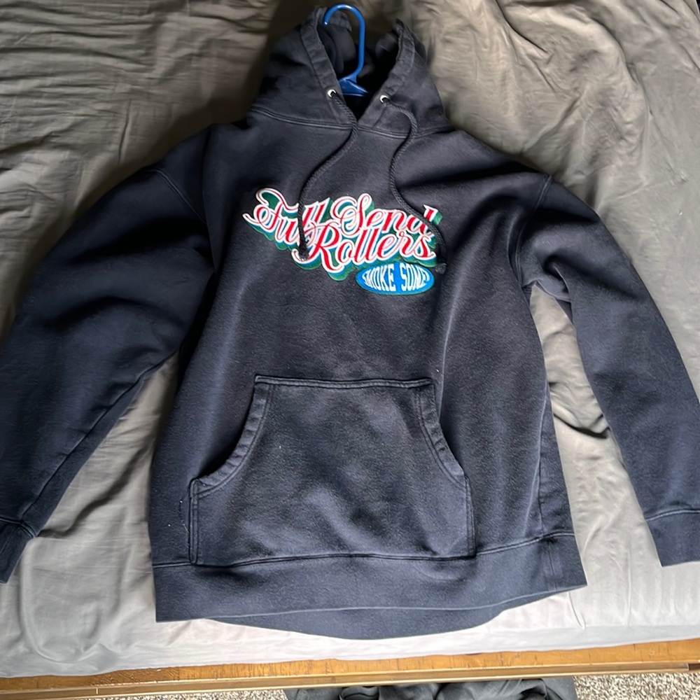 This is a older Nelk boys drop. Navy hoodie size L (fits like a bigger medium)